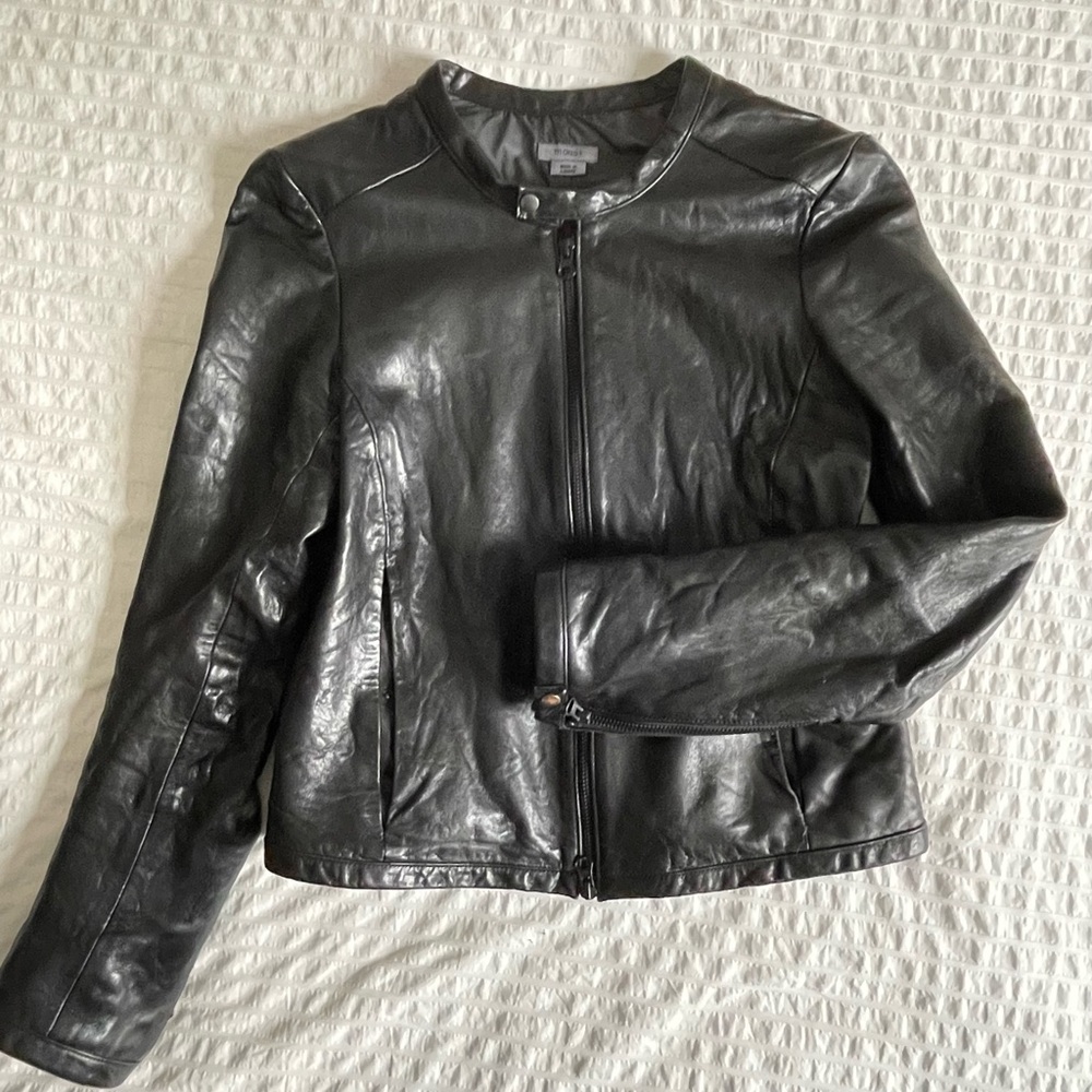Gorgeous like-new black crinkled leather moto jacket by m0851